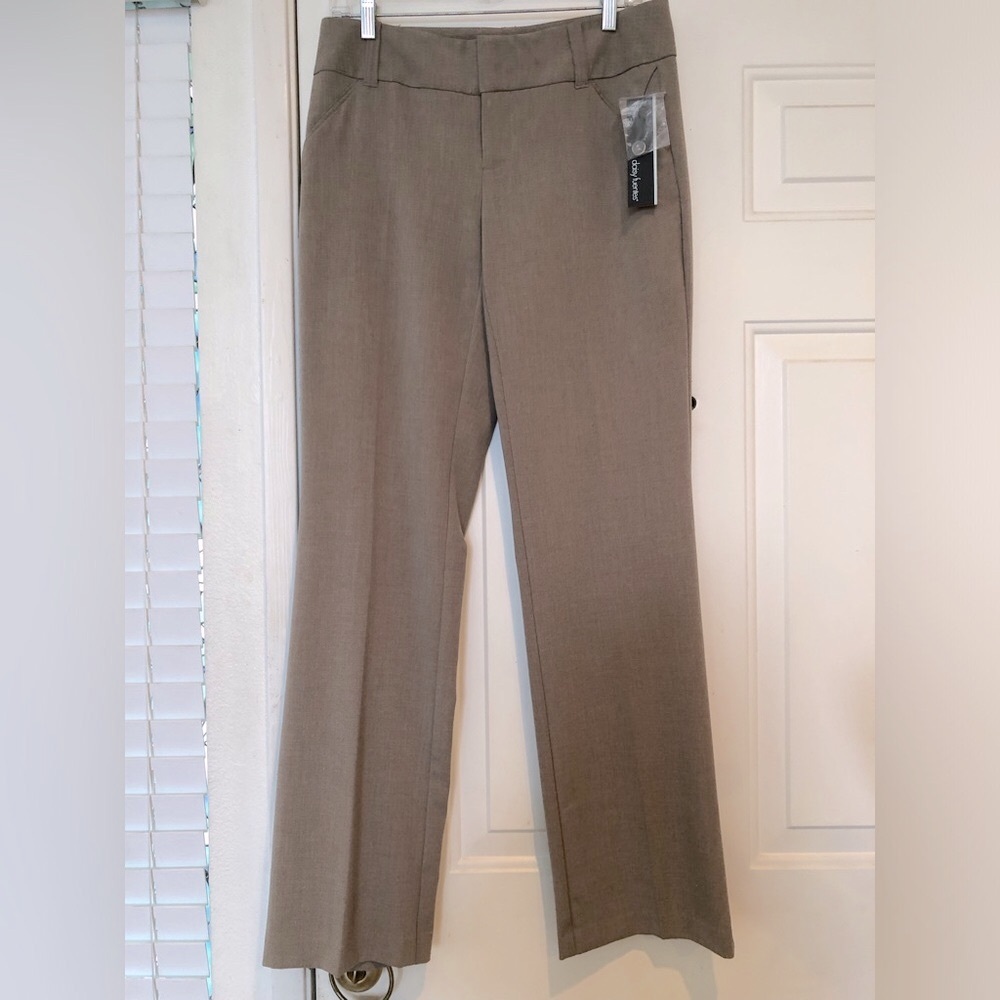 Daisy Fuentes Tan Dress Pants Classic Straight-Leg